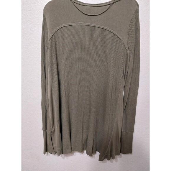 FREE PEOPLE We the free army green long sleeve flowy thumb hole size m - Picture 6 of 8